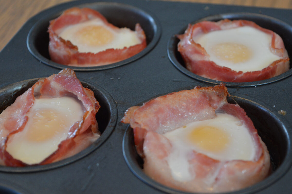 Ägg och bacon i ugn