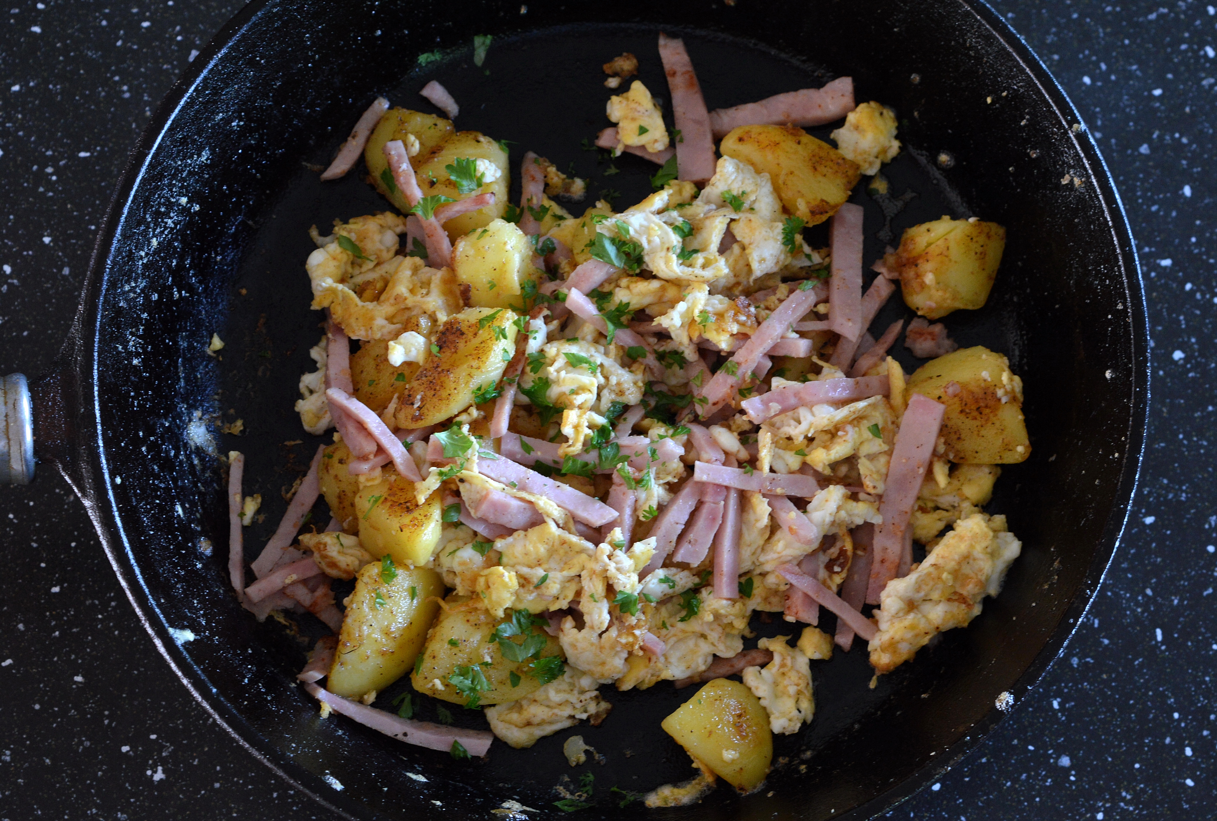 Potatis- & skinkpytt med ägg