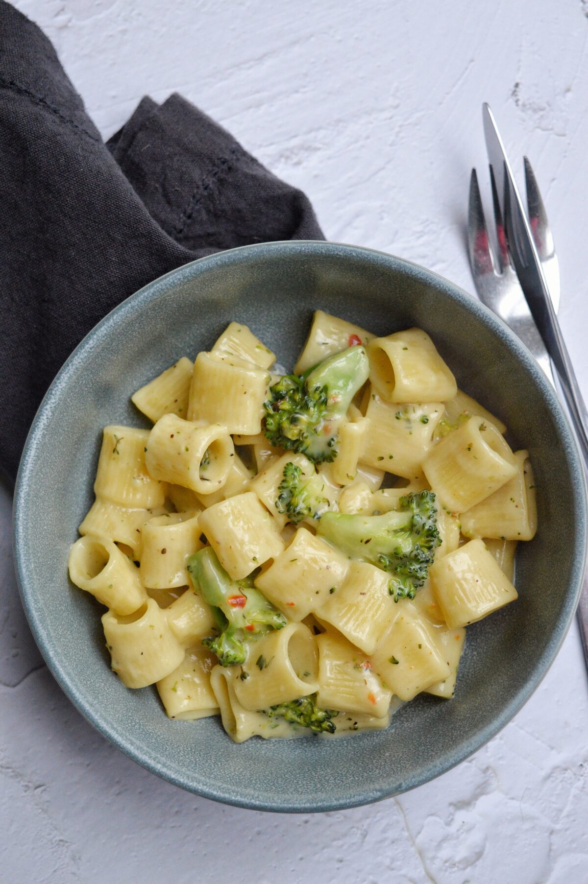 Snabb pasta med broccolisås