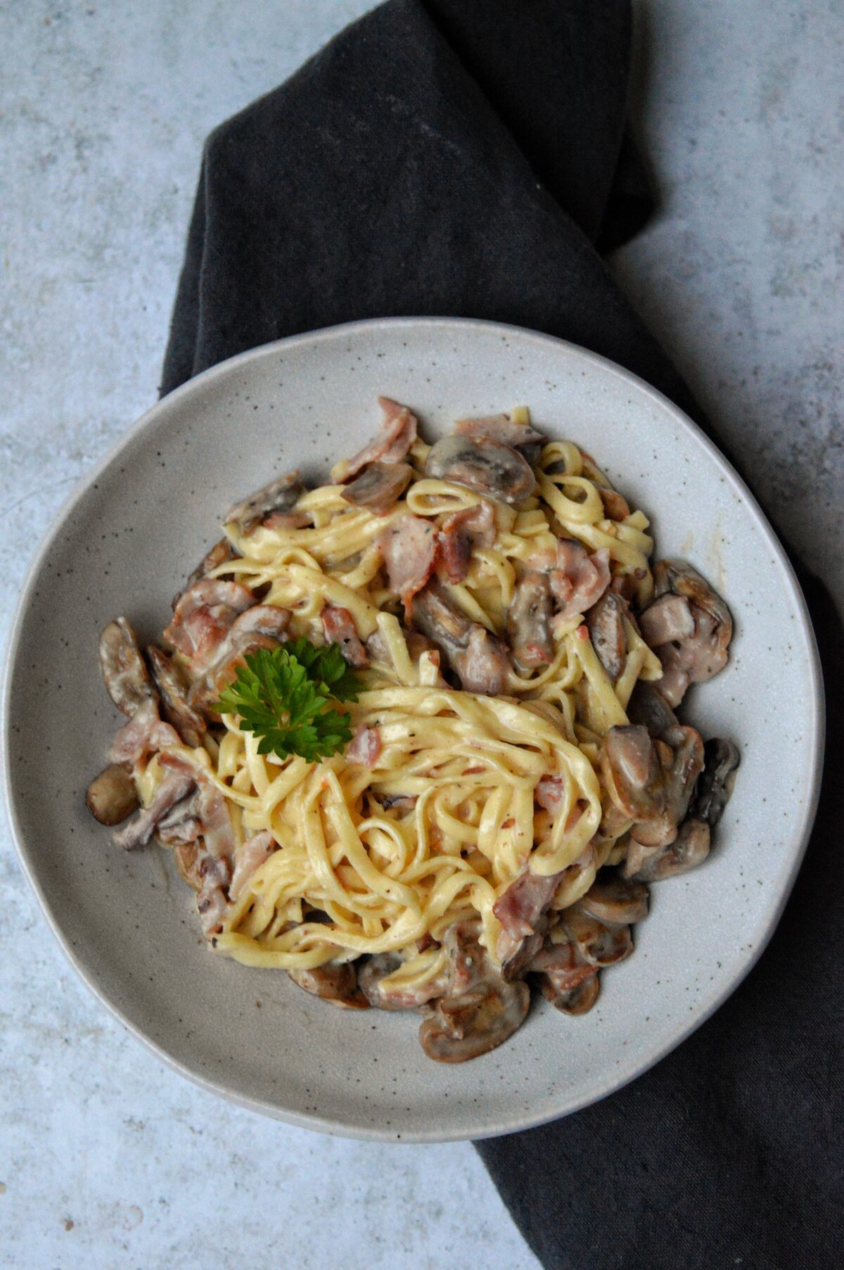 Bacon- och svampsås med smak av fetaost & soltorkade tomater