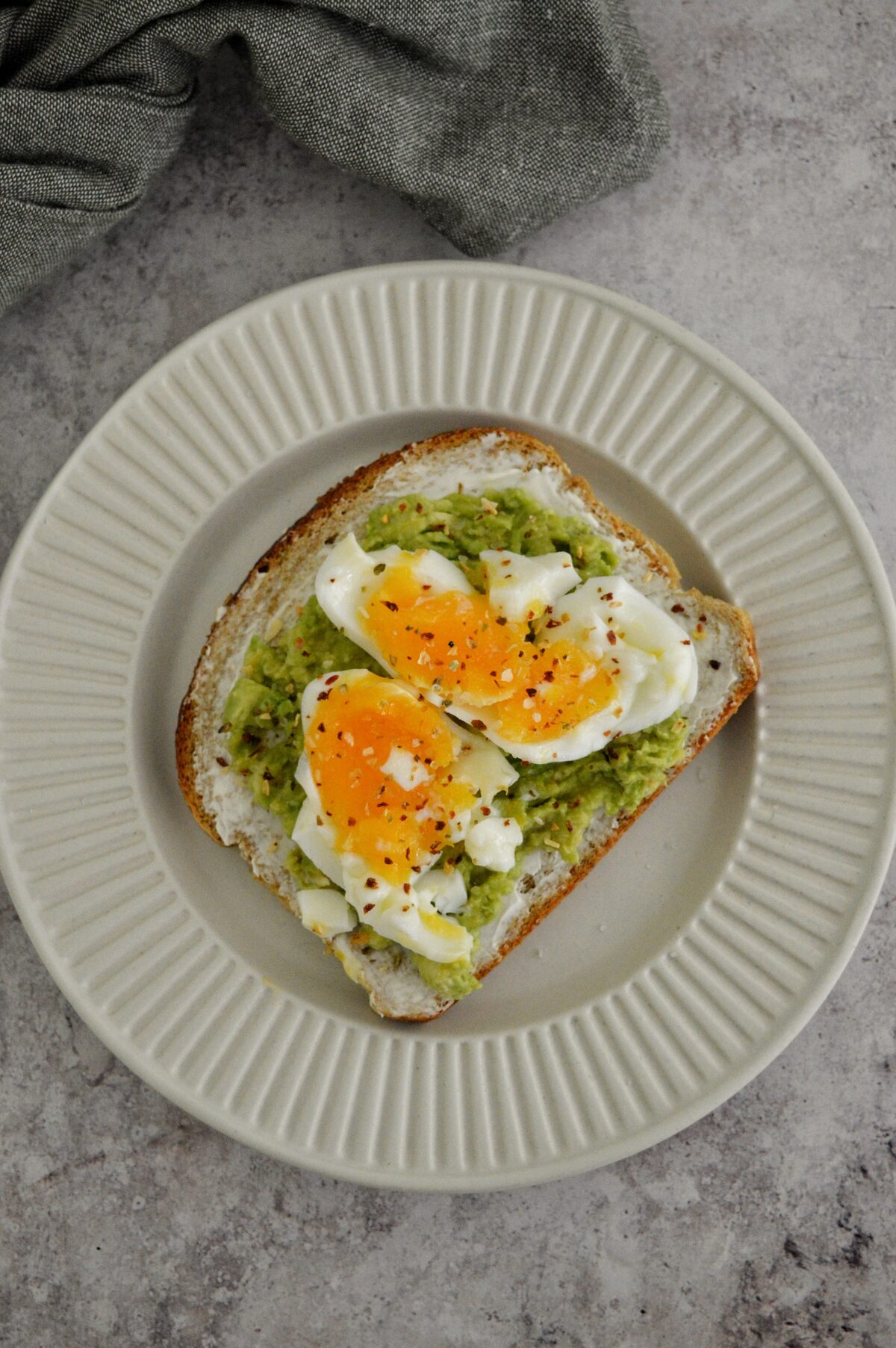Avokadomacka med ägg