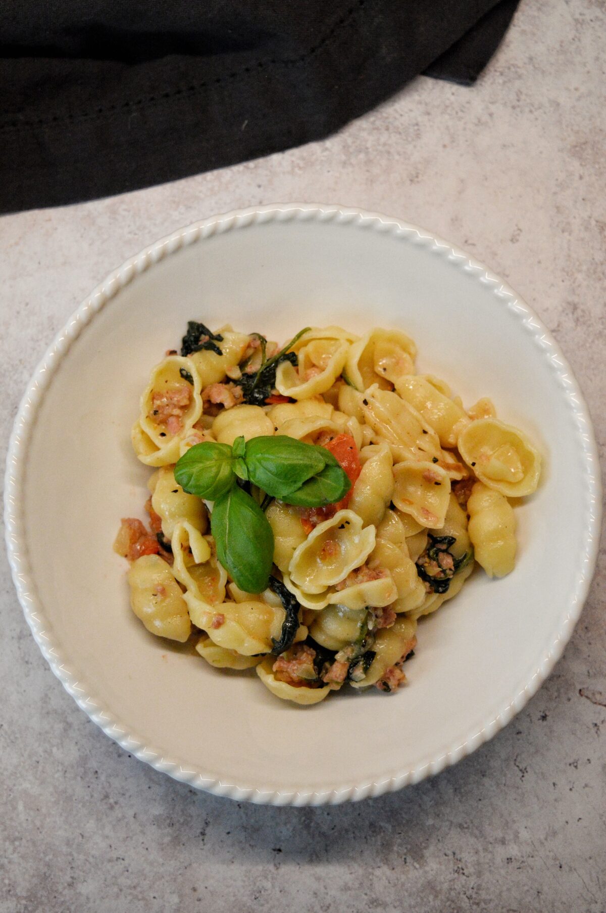 Pasta med salsiccia och spenat