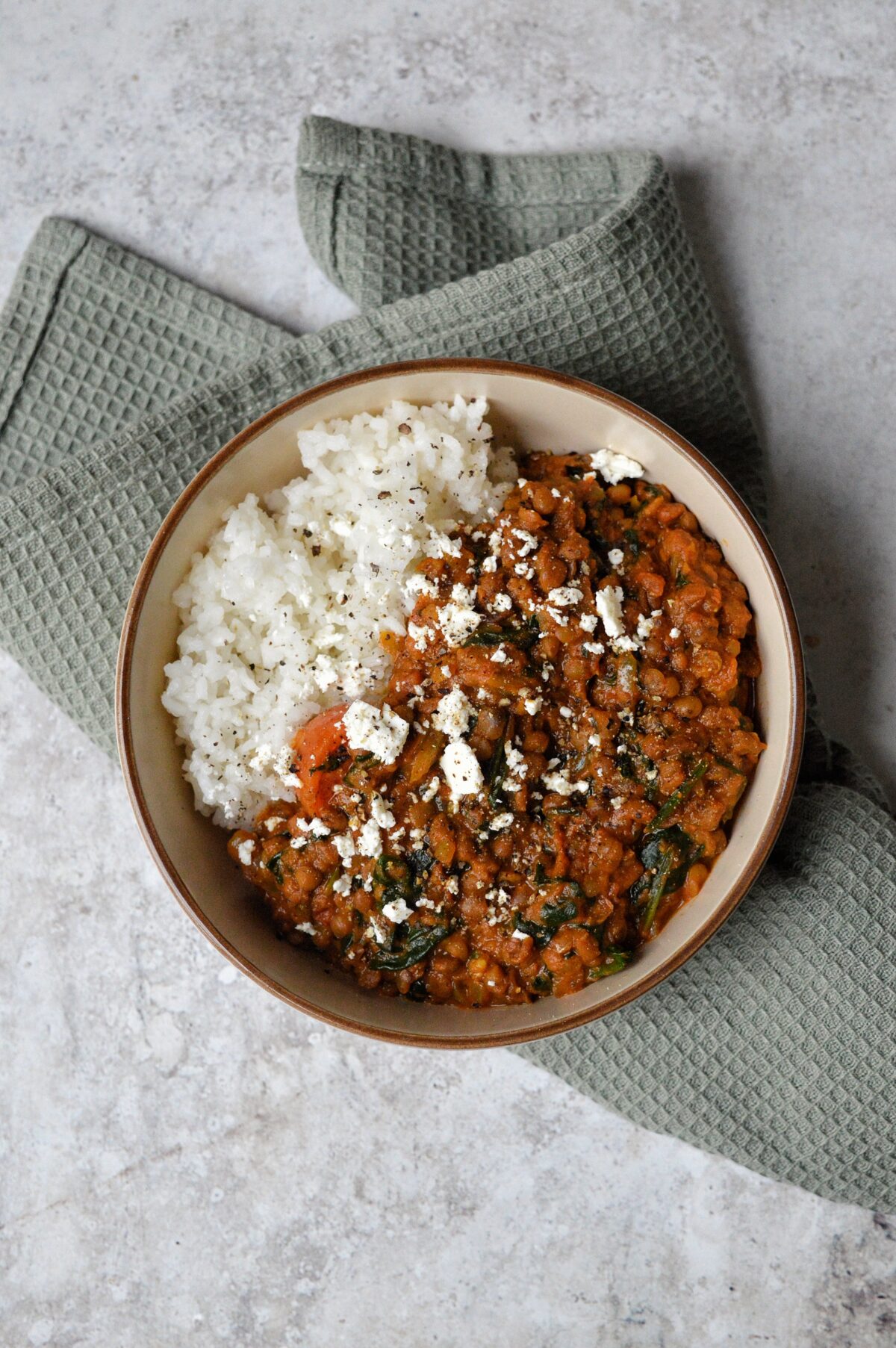 Linsgryta med röd curry