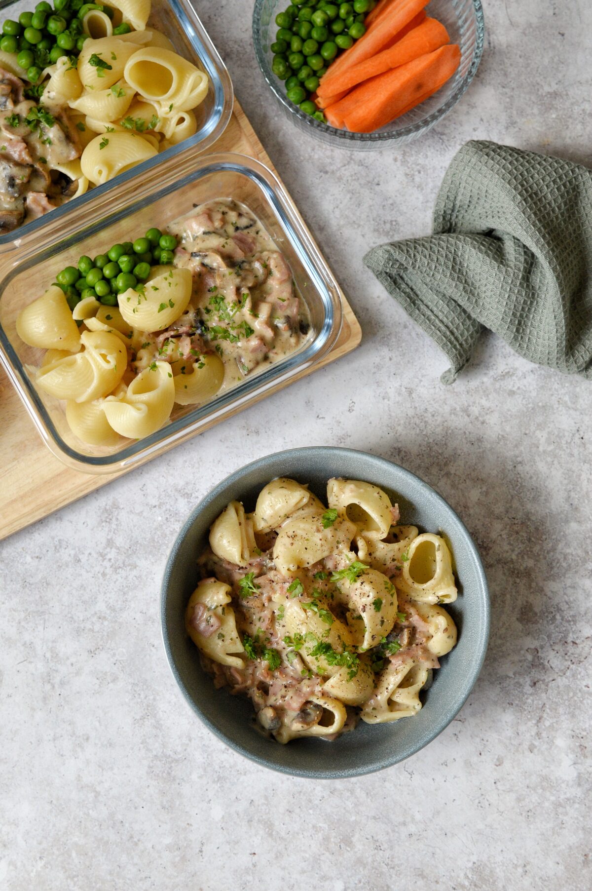 Krämig vitlökspasta med bacon & svamp