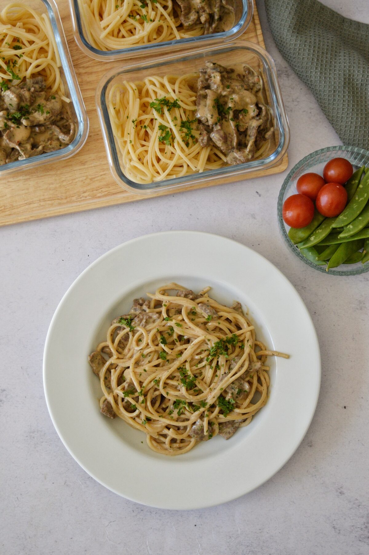 Krämig lövbiffspasta med ädelostsås